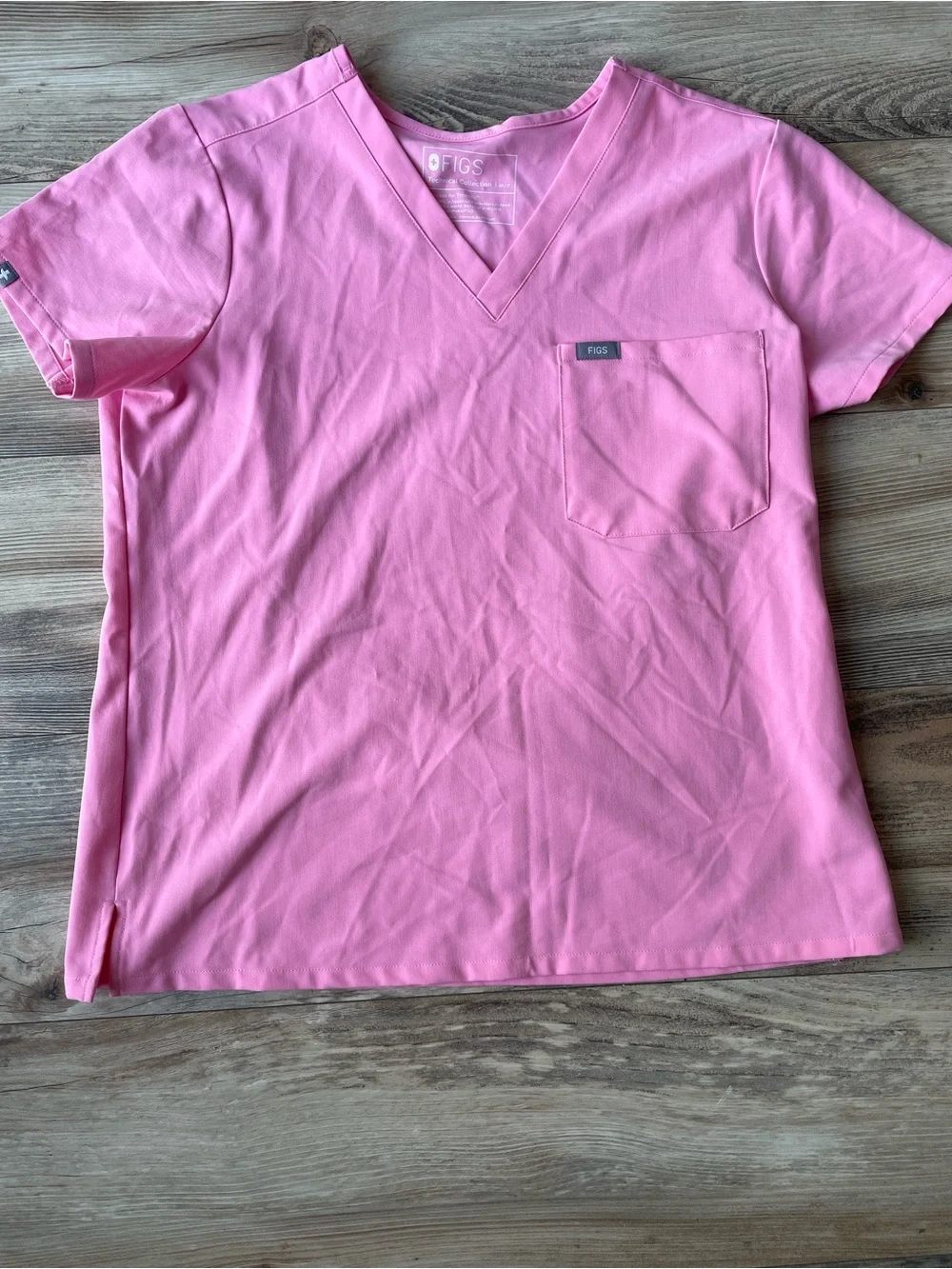 🩷Figs Sunrise pink scrub top🩷